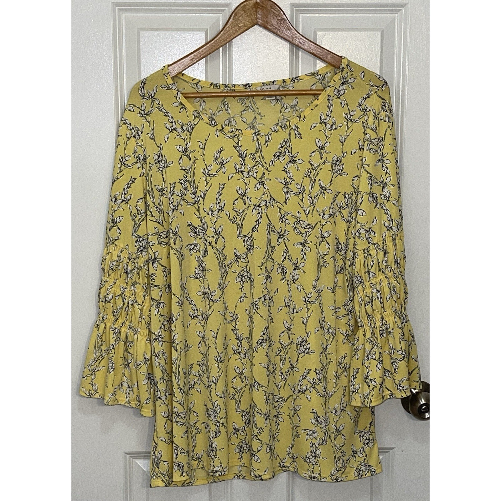 Cato Womenâs Yellow Floral Blouse Tunic 3/4 Elastic Bell Sleeve Plus Size 14/16w
